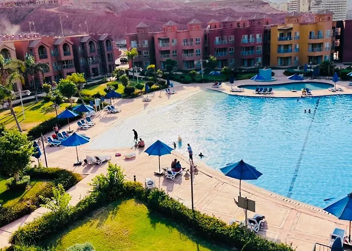 Porto Sokhna Water Front Vip شاليه *